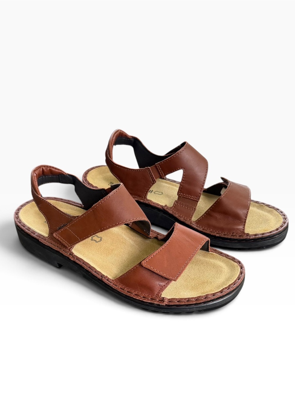 Naot Enid Banded Sandal Soft Chestnut Straps Arch Support Worn Once Size 8